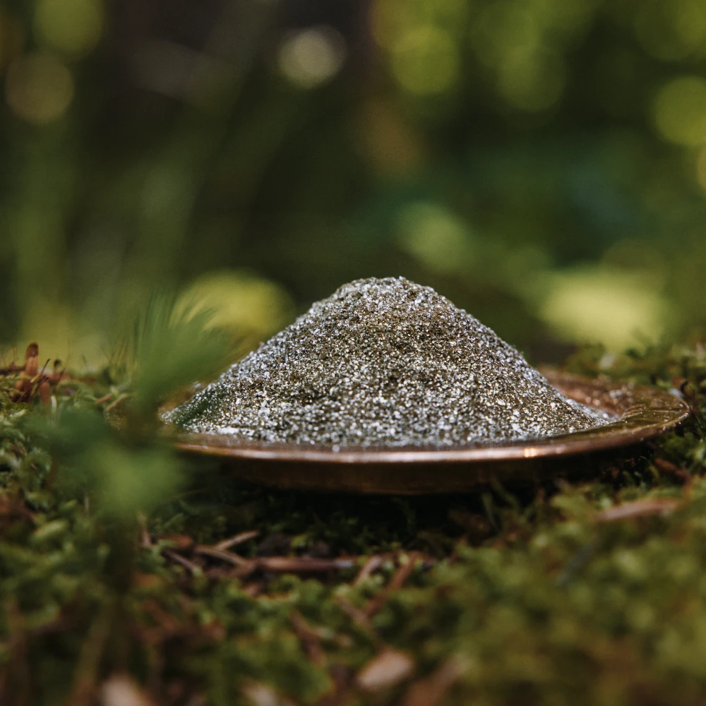 Black & Silver Maeng Da Kratom 7,0 %